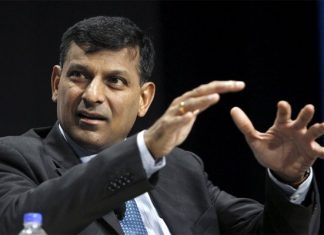 पूर्व गवर्नर राजन ने कहा, सरकार को ज़्यादा रकम देने से केंद्रीय बैंक की रेटिंग घटने के आसार