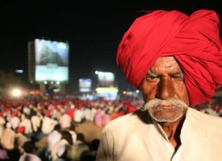 अपनी मांगों को लेकर नासिक से मुंबई तक 50 हज़ार किसानों का पैदल मार्च, अन्नदाता की व्यथा समझो सरकार